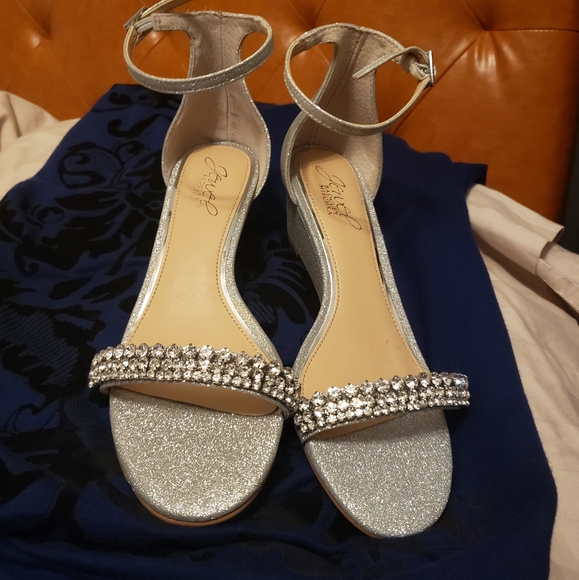 Jewel Badgley Mischka Shoes - Badgley Mischka Laura Low Silver Shimmer Wedges Size 7